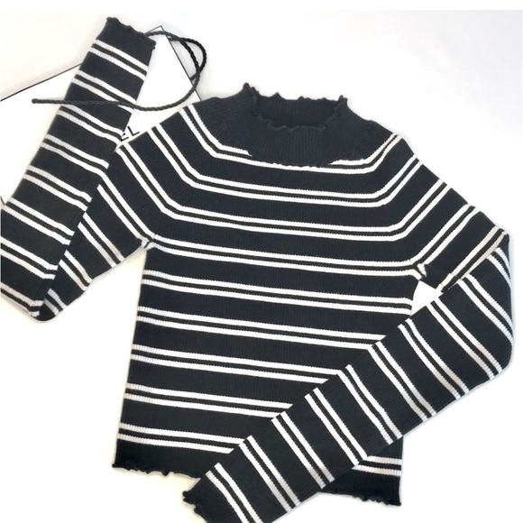 KENDALL & KYLIE Black and White Striped Long Sleeve baby tee mock turtleneck - Picture 1 of 3